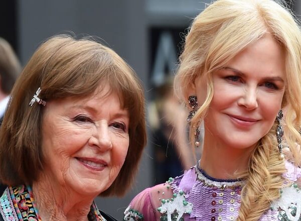 Nicole Kidman mourns mother