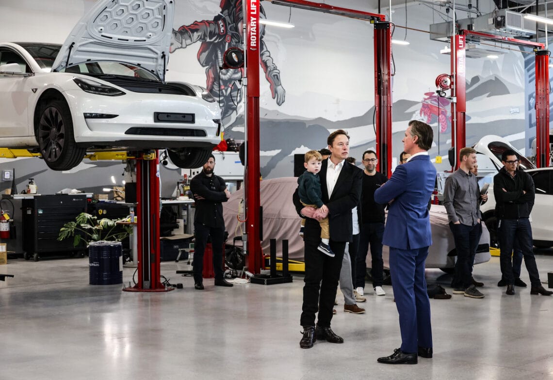 Tesla supports California low-carbon fuel standard